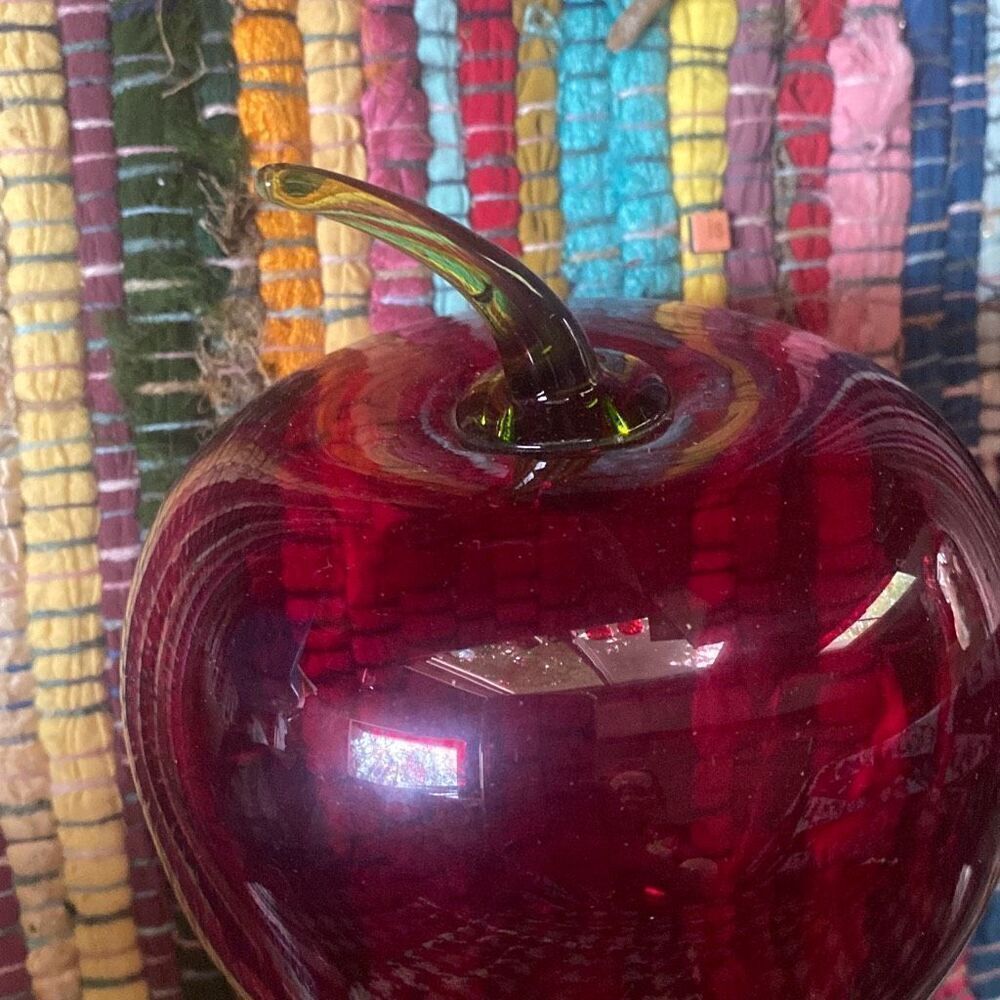 Vintage Viking Rainbow Ruby glass LARGE JUMBO APPLE paperweight MCM green stem - Picture 3 of 6